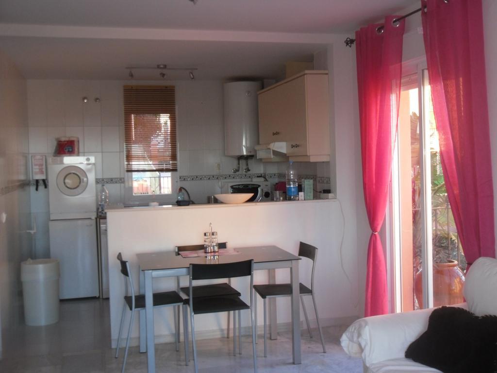 2035-Lovely 1 Bedrooms Sea View Apartment Manilva Kültér fotó